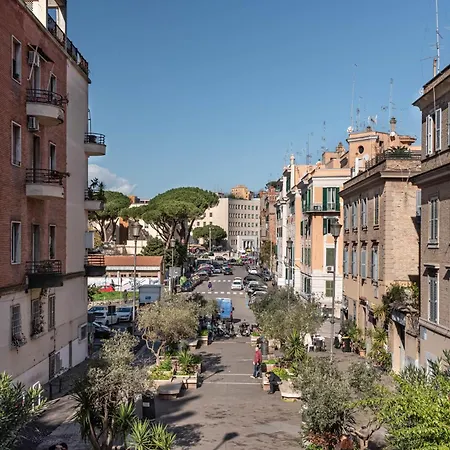 Con Terrazzo Musei Vaticani * Roma
